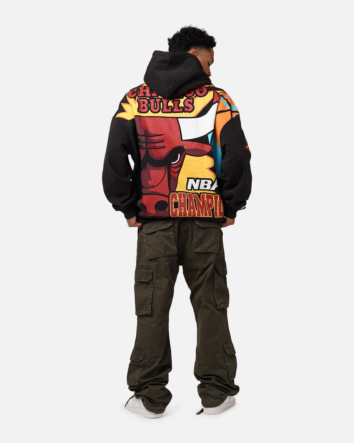 Mitchell & Ness Chicago Bulls 6 Time Hoodie Black | Culture Kings