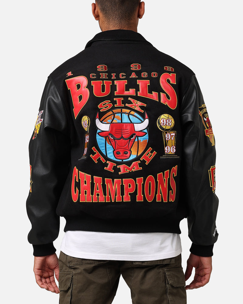 Mitchell & Ness Chicago Bulls Dynasty Jacket Black
