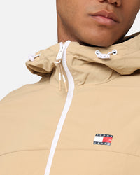 Tommy Jeans TJM Chicago Windbreaker EXT Tawny Sand
