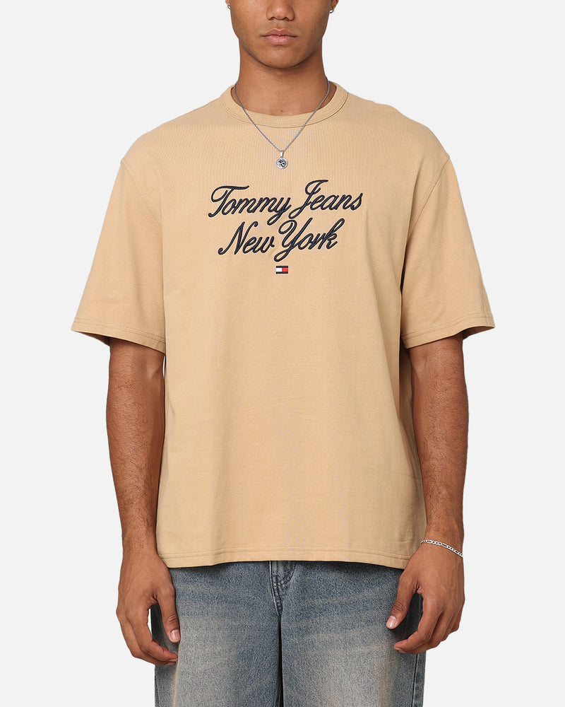 Tommy Jeans TJM OVZ Luxe Serif T-Shirt Tawny Sand