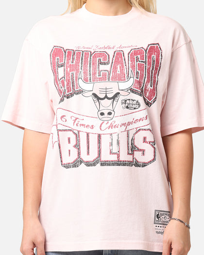 Mitchell & Ness Women's Chicago Bulls Sportsmanship T-Shirt Light Pink