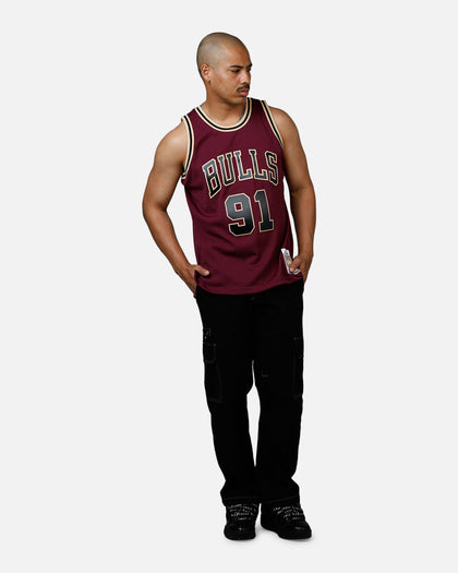 Mitchell & Ness Chicago Bulls Dennis Rodman 1997 Swingman Jersey Burgundy