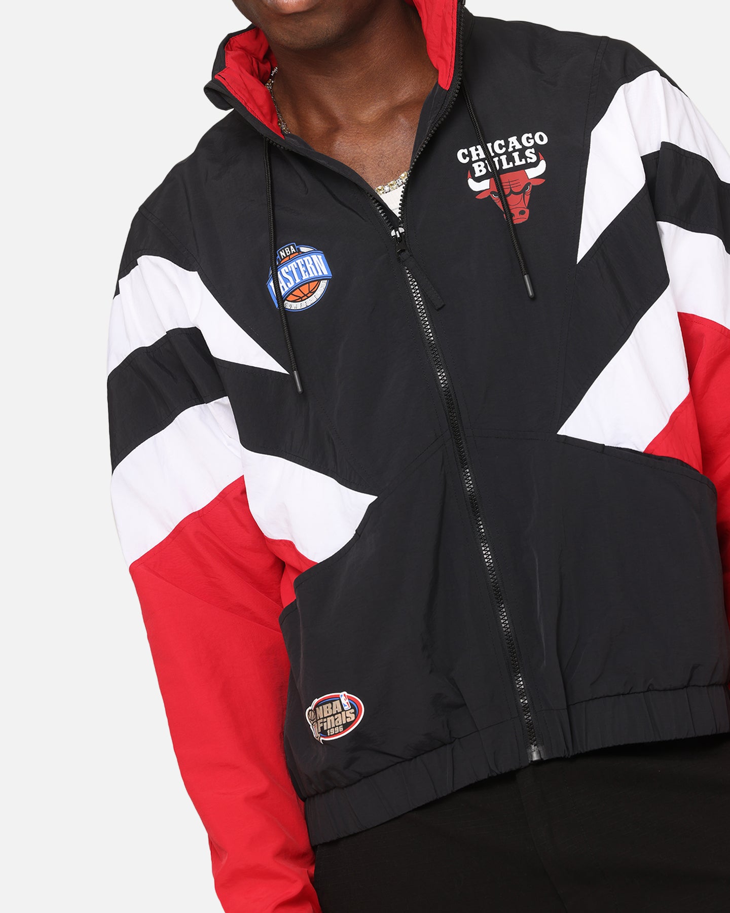 Mitchell & Ness Chicago Bulls Spray Jacket Black/Red | Culture Kings