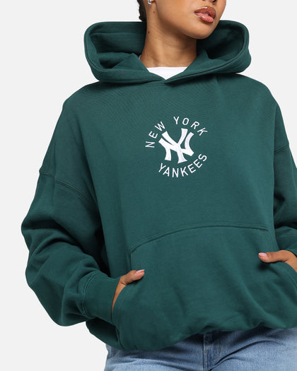 Majestic Athletic New York Yankees Mid Crest Boxy Hoodie Emerald