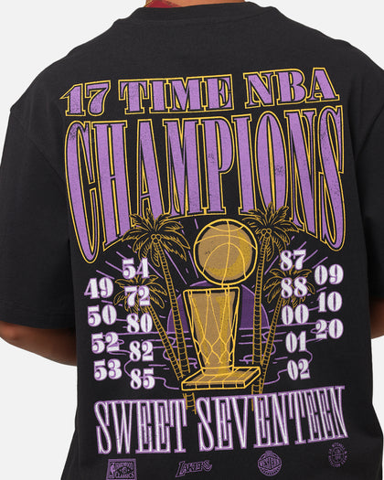 Mitchell & Ness Los Angeles Lakers 17-Time NBA Champions T-Shirt Faded Black