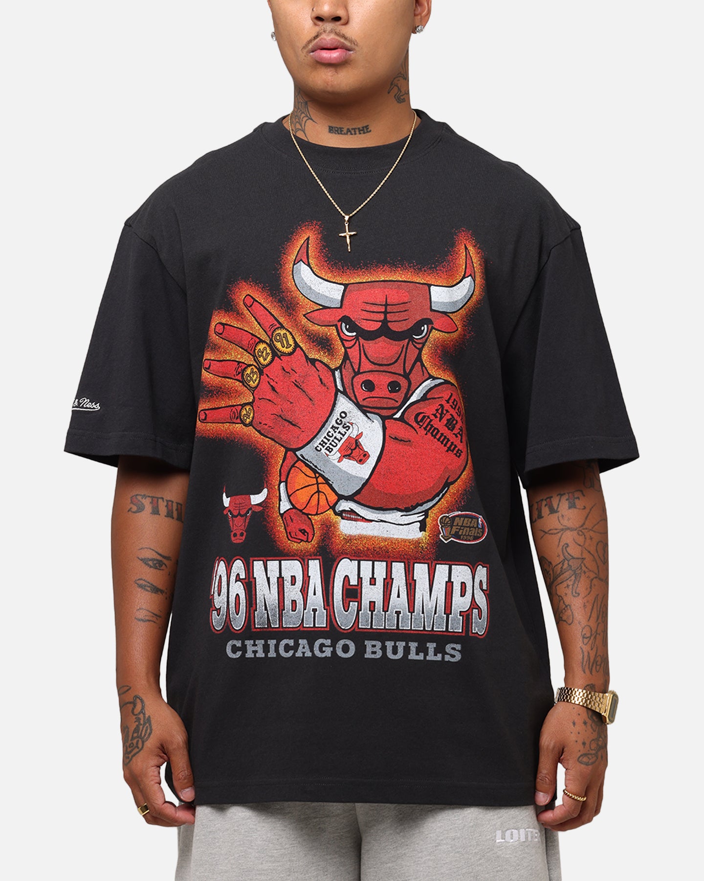 茶*糖様 【最安最終出品】　sportsspecialties Bulls　US Mitchell & Ness Chicago Bulls '96 NBA Champs T-Shirt Faded Black