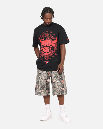 New Era Chicago Bulls Paisley Oversized T-Shirt Black