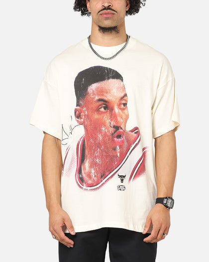 Mitchell & Ness Chicago Bulls Scottie Pippen Big Head T-Shirt Egret
