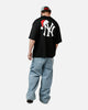 New Era New York Yankees 'All I Want For Christmas' Santa T-Shirt Black