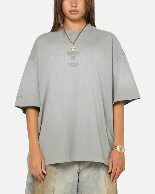 Mitchell & Ness Chicago Bulls Big Oversized Logo T-Shirt Neutral Grey