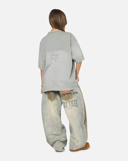 Mitchell & Ness Chicago Bulls Big Oversized Logo T-Shirt Neutral Grey