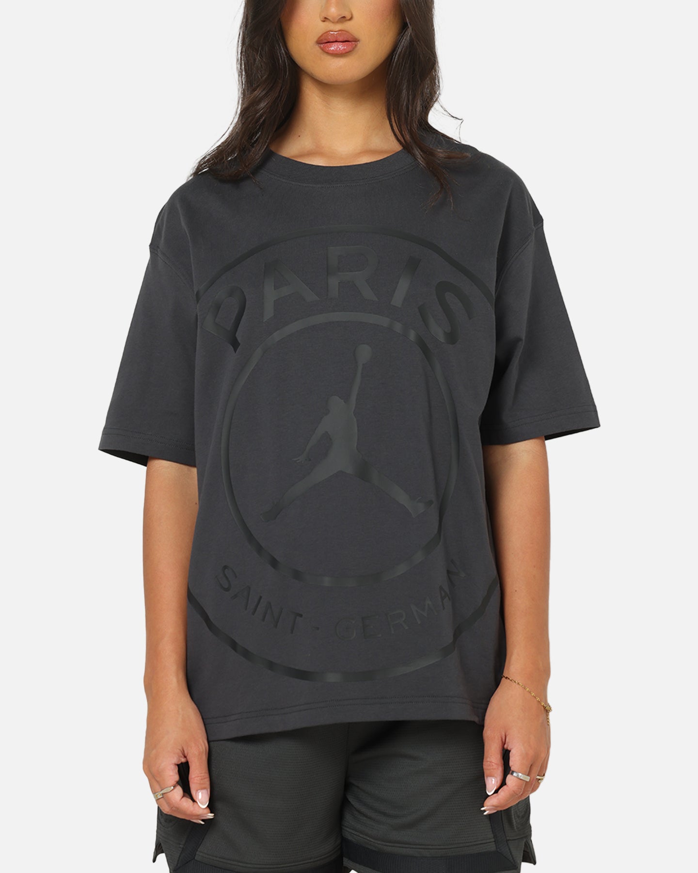 Jordan Paris Saint-Germain ブラックシャツ　xLサイズ Jordan Women's Paris Saint-Germain Crest Graphic T-Shirt
