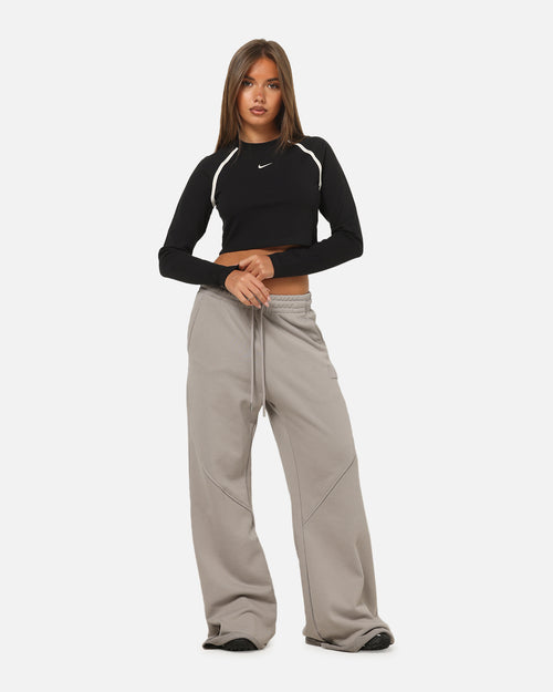 Nike Women's Sportswear Tight Long-Sleeve Cropped Top Black/Black