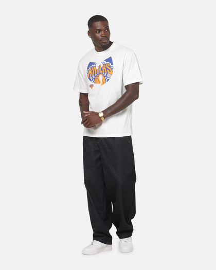 Mitchell & Ness New York Knicks X Wu Tang Logo T-Shirt Vintage White