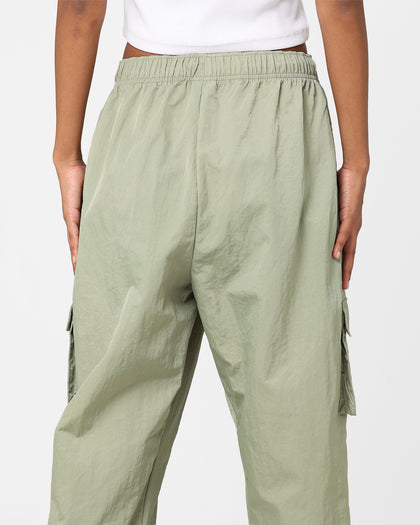 Nike Women's Sportswear Essential High-Rise Woven Cargo Pants Oil Green/Black