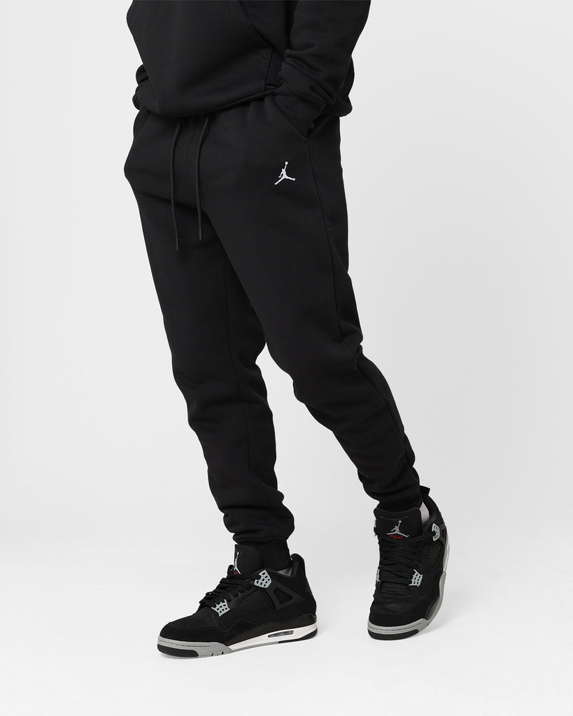 Jordan Essentials Fleece Tracksuit Pants Black/White | Culture Kings