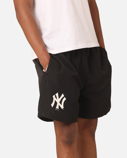 New Era New York Yankees Woven Shorts Black