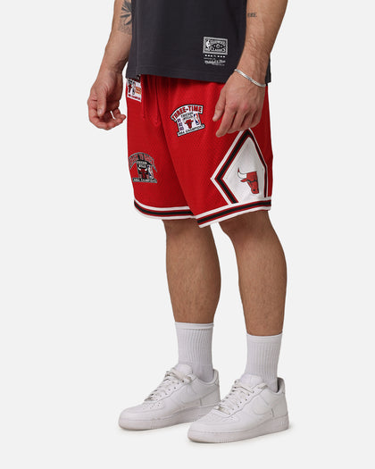 Mitchell & Ness Chicago Bulls 'UNC To Chicago' Champions Shorts Red