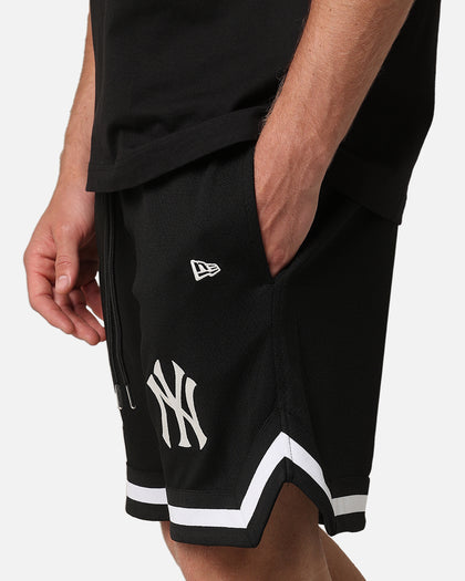 New Era New York Yankees Mesh Glow Shorts Black