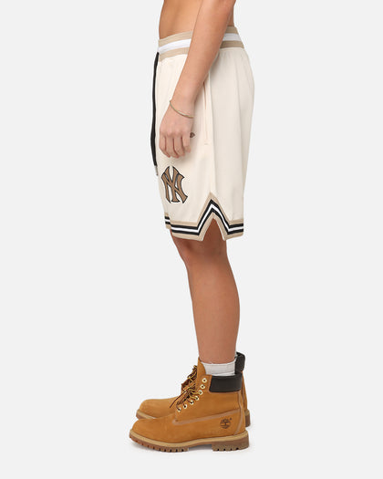 New Era New York Yankees Mesh Shorts Light Beige