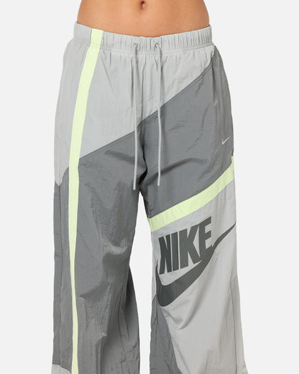 Nike Women's Sportswear Mid-Rise Street Woven Open-Hem Pants Smoke Grey