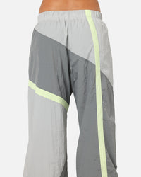 Nike Women's Sportswear Mid-Rise Street Woven Open-Hem Pants Smoke Grey