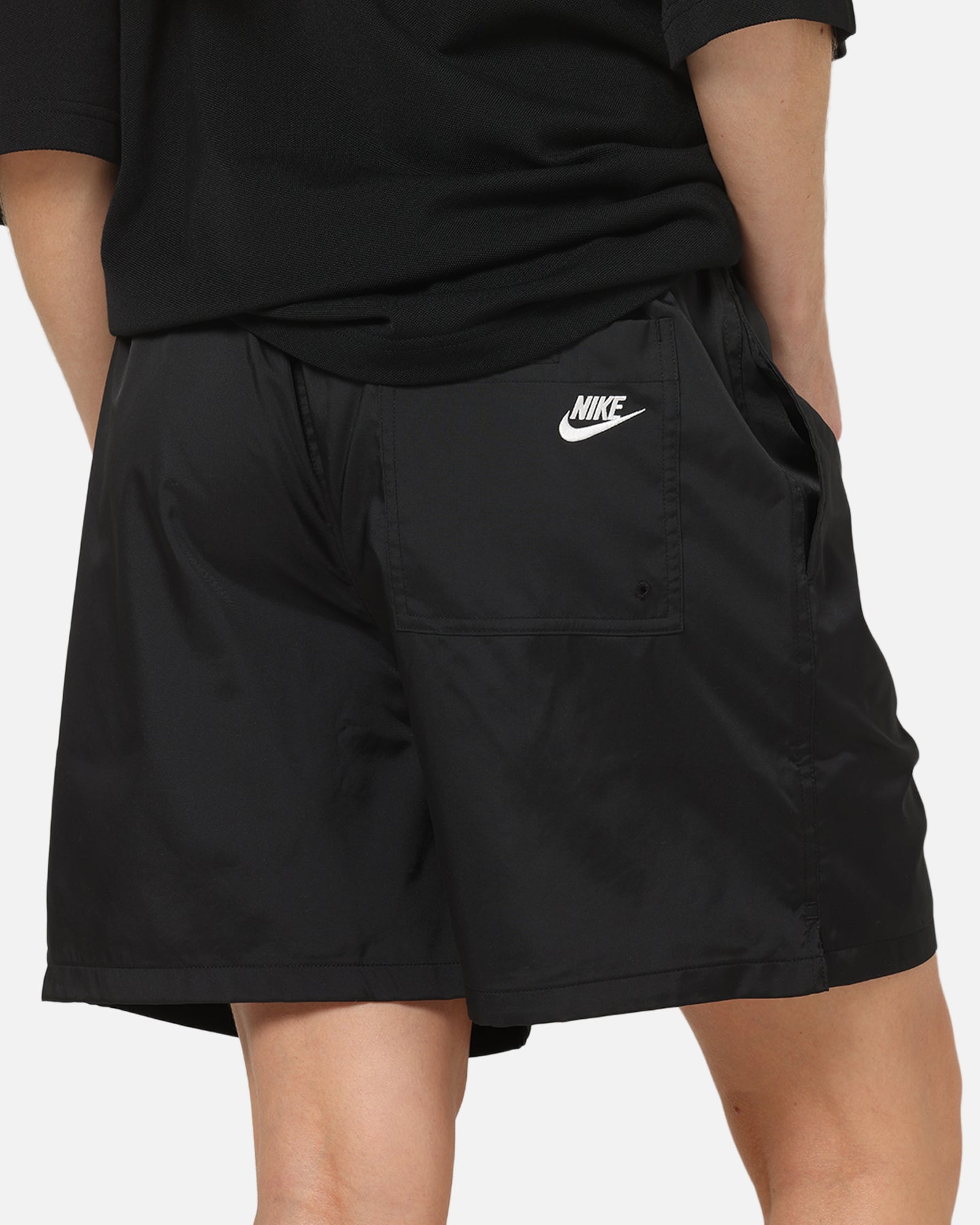 nike club essentials woven flow shorts womens