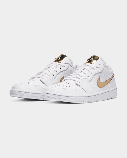 靴 NIKE Women's AIR JORDAN 1 LOW WHITE GOLD Jordan 1 Low White Metallic Gold (Women's) – Court Order