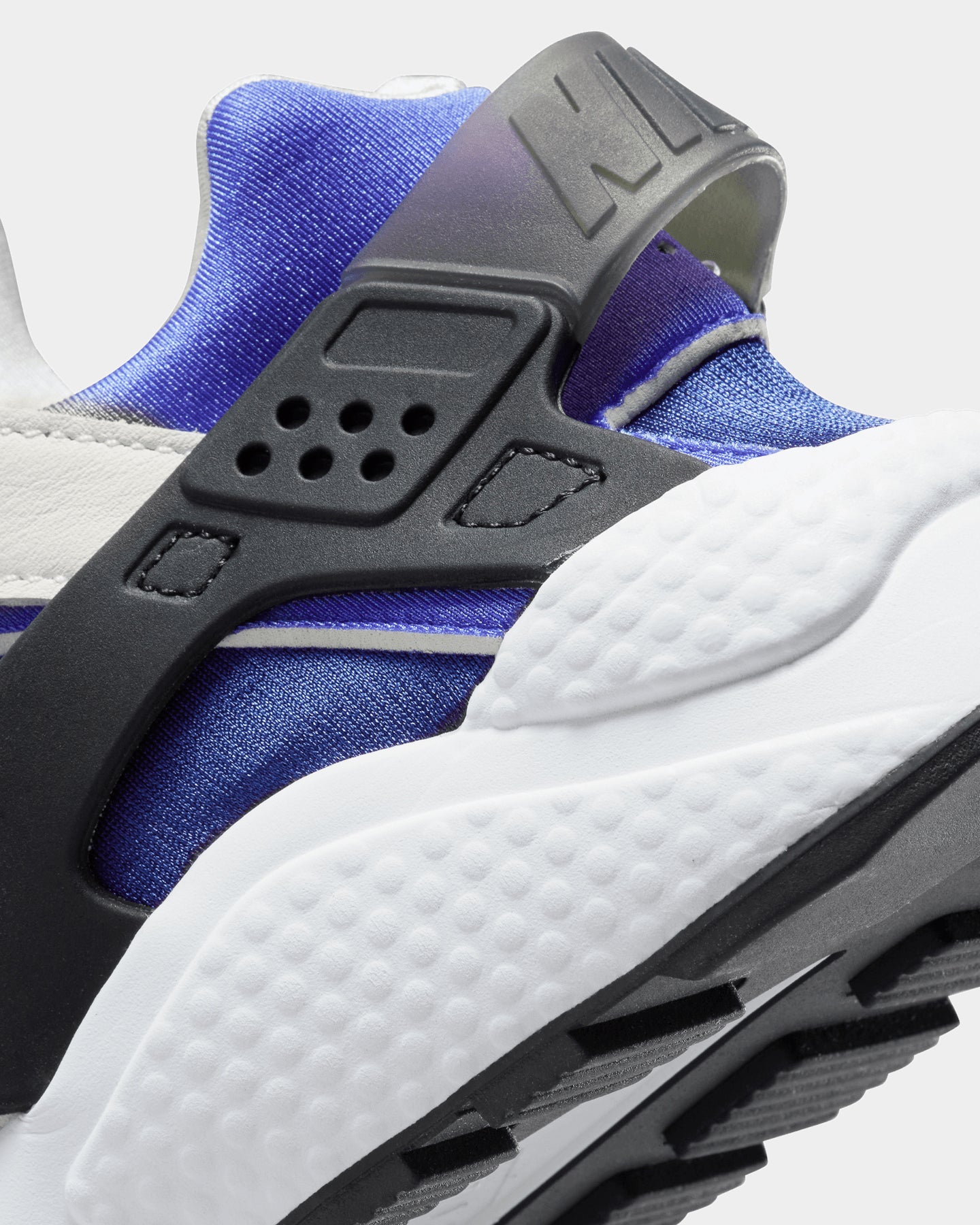 nike huarache se women's
