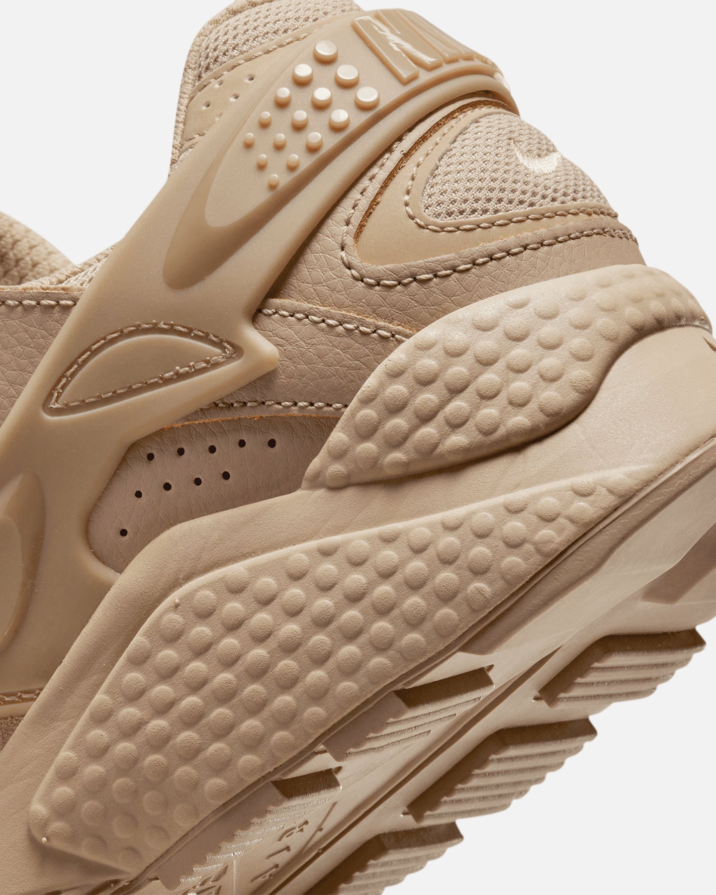 all gold huaraches nike