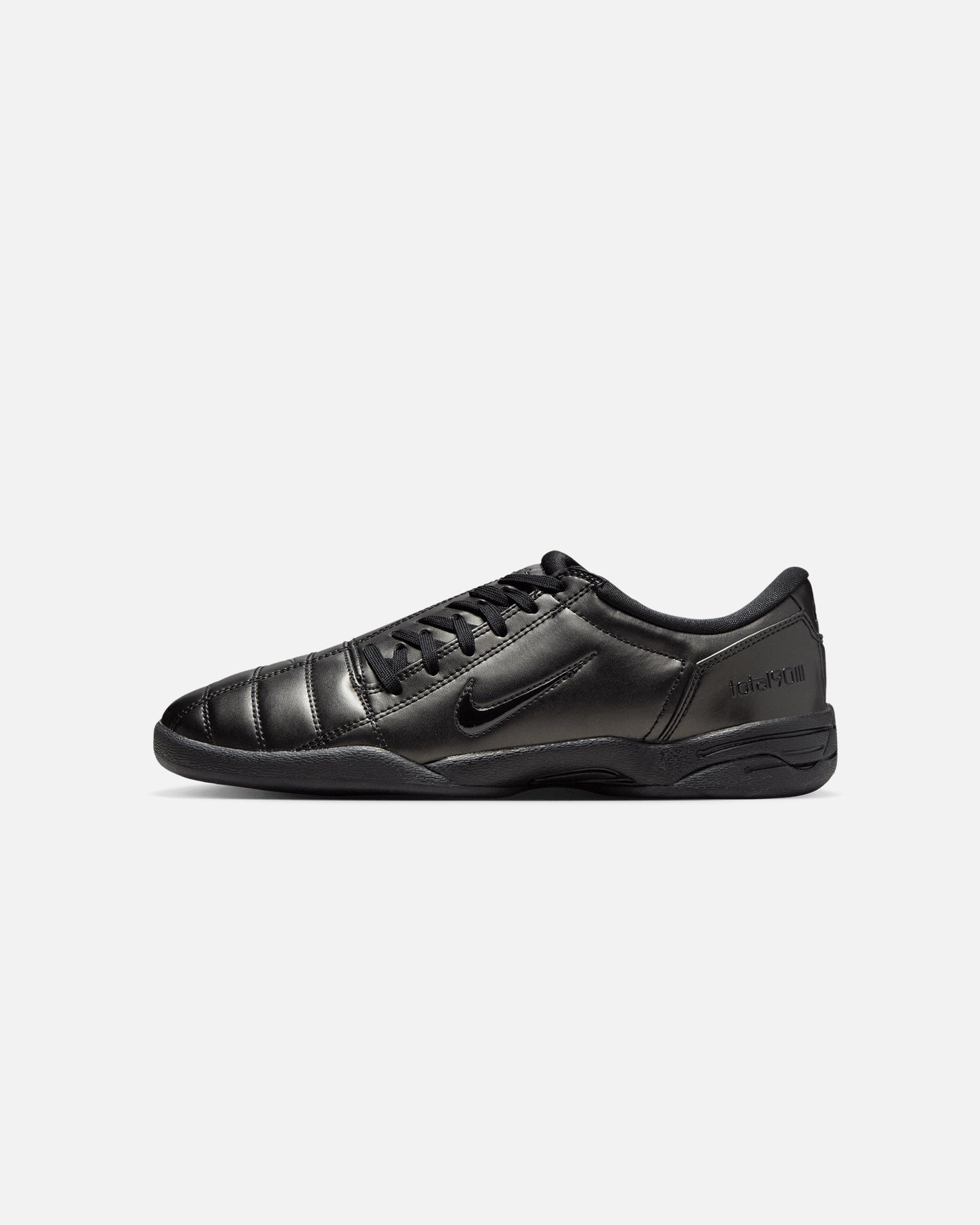 nike total 90 black and white