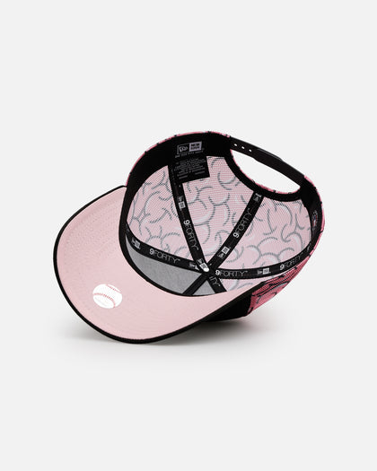 New Era New York Yankees 'Thoughtful' 9FORTY A-Frame Trucker Snapback Black/Pink