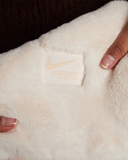 Nike Sportswear Faux Fur Blanket Pale Ivory