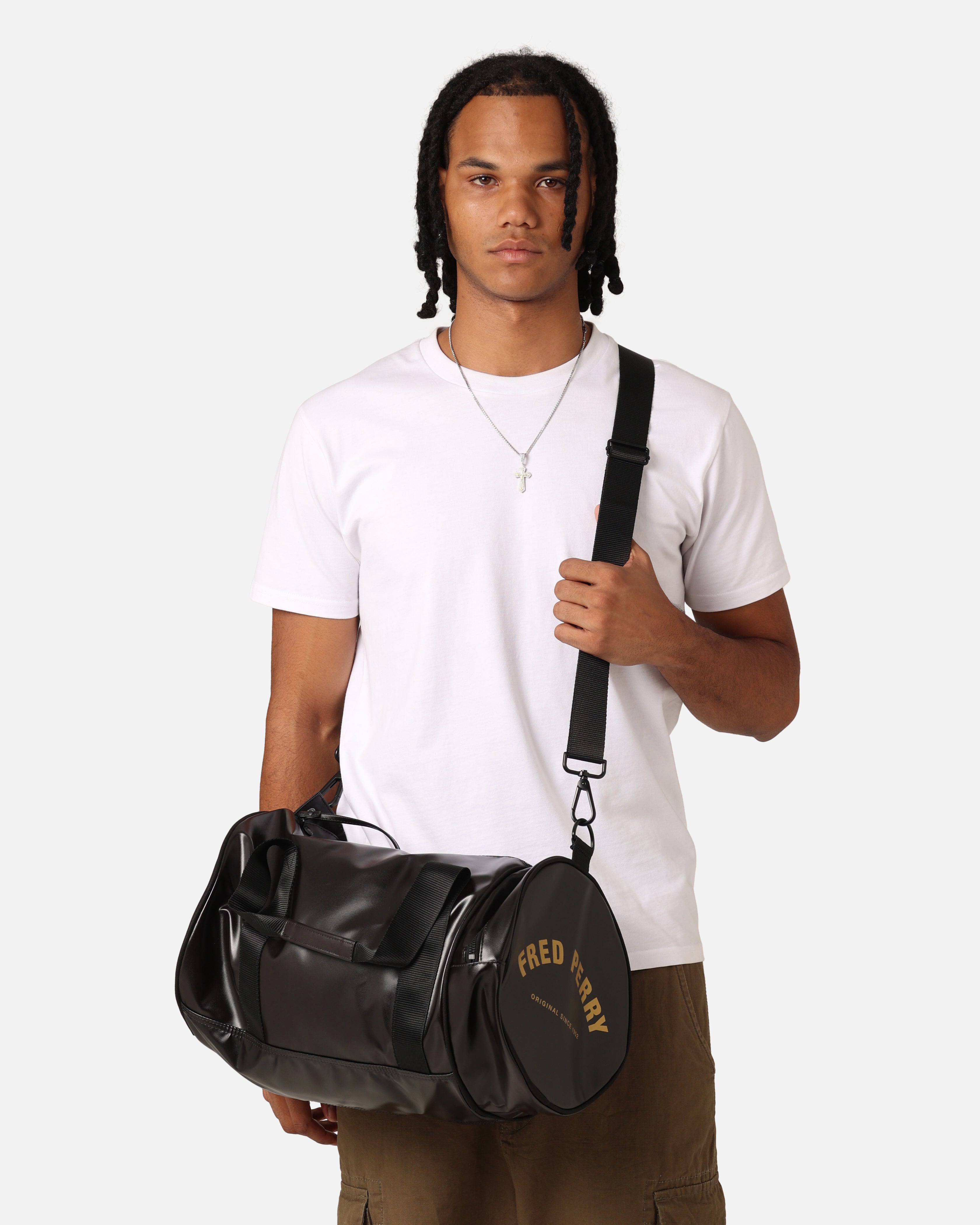 Fred Perry Tonal Classic Barrel Bag Black/Gold | Culture Kings