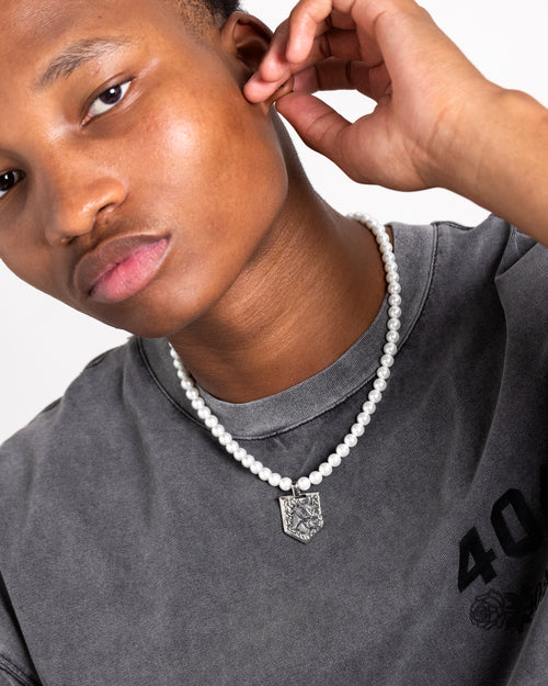 Loiter X Attack On Titan Wall Maria Pearl Chain Steel/Pearl