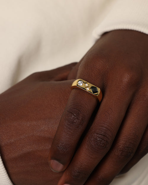 Saint Morta Iced Stars Signet Ring Gold