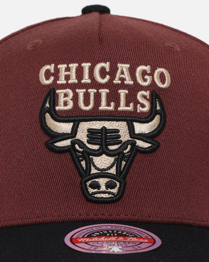Mitchell & Ness Chicago Bulls 'Vintage Burgundy' MVP Snapback Burgundy