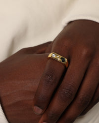 Saint Morta Iced Stars Signet Ring Gold