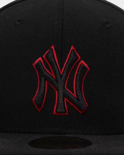 New Era New York Yankees "Scarlet Bottom" 59FIFTY Fitted Black/Scarlet