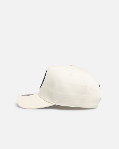 Mitchell & Ness Dallas Mavericks 'Upside Down Logo' Pro Pinch Snapback White
