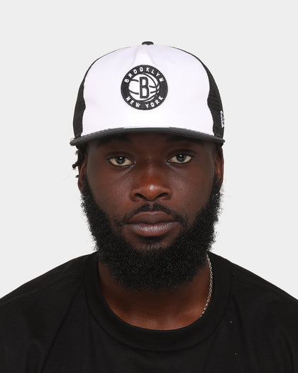New Era Brooklyn Nets 'Team Two-Tone' Prolight Old Golfer Trucker Snapback White/OTC