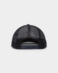 New Era Atlanta Braves 'Team Two-Tone' Prolight Old Golfer Trucker Snapback White/OTC