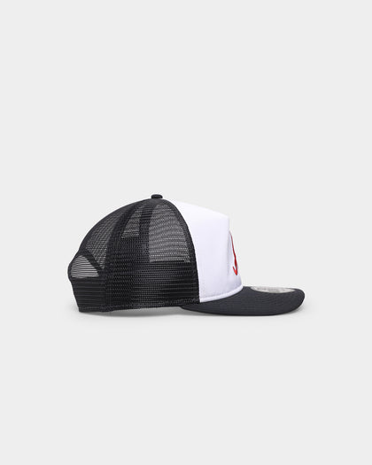 New Era Atlanta Braves 'Team Two-Tone' Prolight Old Golfer Trucker Snapback White/OTC