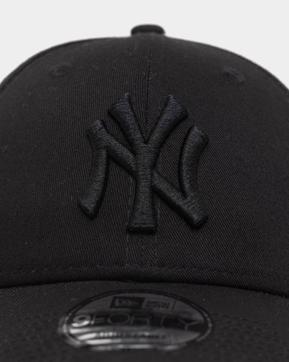 New Era New York Yankees 'Black On Black' 9FORTY Casual Strapback Black/Black