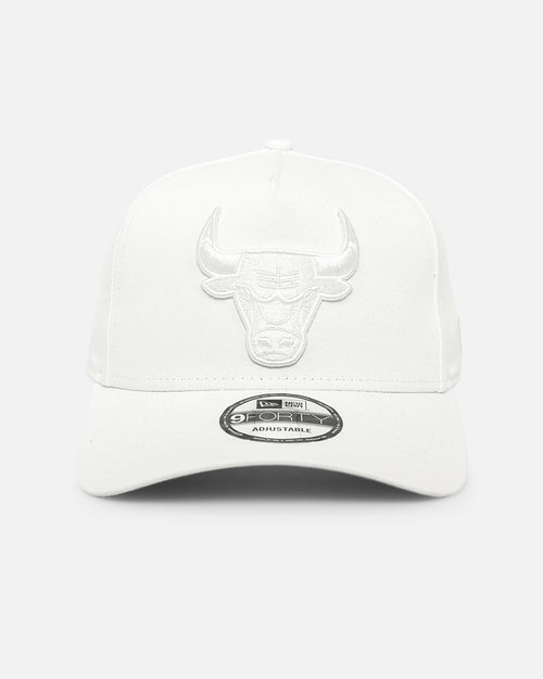 New Era Chicago Bulls 'White/Grey Undervisor' 9FORTY A-Frame Snapback White/White