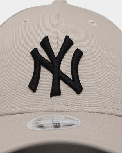 New Era New York Yankees 'Stone Black' 9FORTY Casual Strapback Light Beige
