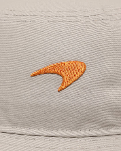 New Era McLaren Speedmark Seasonal Bucket Hat Light Beige
