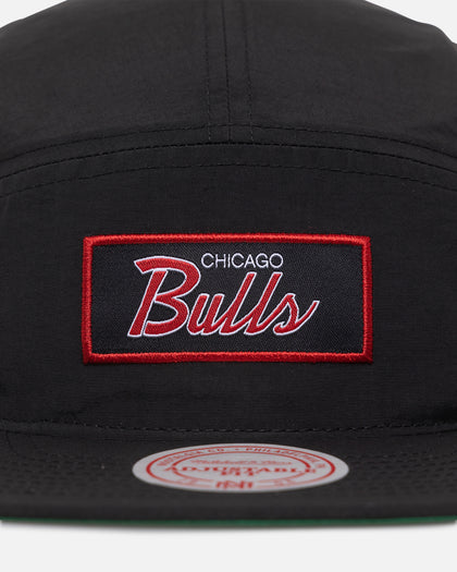 Mitchell & Ness Chicago Bulls Team Logo Camper Strapback Black