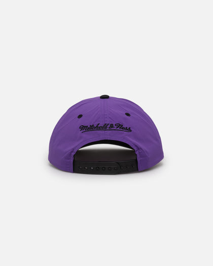 Mitchell & Ness Charlotte Hornets Nylon Deadstock 2-Tone Snapback Neon Purple/Black