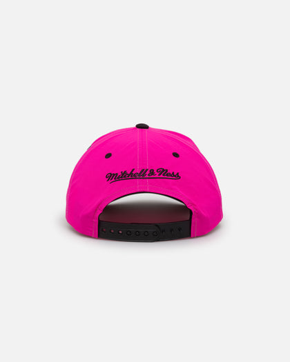 Mitchell & Ness San Antonio Spurs Nylon Deadstock 2-Tone Snapback Neon Pink/Black